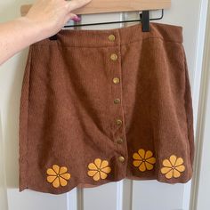 Nwt Never Worn. Size Is Large But Fits More Like A Medium. Adorable Retro Skirt With Yellow Mod Flowers! 60s Outfit, 70s Shorts, Retro Skirt, Flower Skirt, Mustard, Pretty Outfits, Womens Skirt, Yellow, Women Shopping