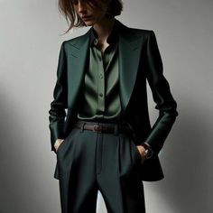 Green Suit Women, Business Casual Outfit Ideas, Outfit Ideas For Work, Business Casual Outfit, Blazer Outfits Casual, Casual Outfit Ideas, Mode Hippie, Woman Suit Fashion, Interesting Ideas