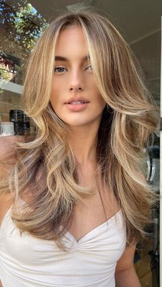 Full Light Brown Highlights, Dimensional Honey Blonde Highlights, Caramel Hair Blonde Money Piece, Brunette Hair Honey Blonde Highlights, Caramel Hair With Blonde Money Piece, Dimensional Honey Blonde Balayage, Summer Hair Colour Ideas, Honey Blonde Dimensional Hair, Butter Blonde Balayage Dark Roots