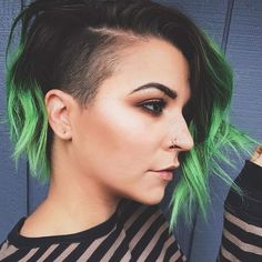 Emo Side Shave, Undercut Mohawk Women Short, Long Hair Undercut Women Styles, Side Shave Haircut Women, Half Shaved Hair Medium, One Side Haircut, Side Shaved Hairstyles Short, Short Deathhawk, Half Shaved Hair Short