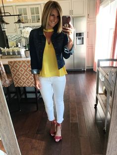 Colorful Outfit For the Summer! Professional Office Outfit, How To Wear White Jeans, Colorful Outfit, Yellow Tank, Oversize Pullover, Pullover Outfit, Jeans Outfit Casual, Womens Fashion Casual Summer, Jacket Denim