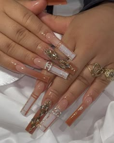 White Swirl Nails, Nail Art Trendy, Swirl Nails, Sassy Nails, Colored Acrylic Nails, Nails Design With Rhinestones, Cute Acrylic Nail Designs, Fall Acrylic Nails, Long Acrylic Nails Coffin