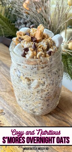 These protein-packed s’mores overnight oats are the perfect healthy yet comforting breakfast! They’re creamy and delicious yet nutritious! A breakfast that truly tastes like dessert. I even eat them as an after dinner snack sometimes they’re that good. If you’re a marshmallow lover or s’mores lover like myself you will love this recipe! Microbiome Recipes, Savory Quinoa, Low Fodmap Snacks, Fodmap Snacks, Quinoa Breakfast Bowl, 30 Grams Of Protein, High Protein Meal Prep, Protein Pudding, Ideal Protein