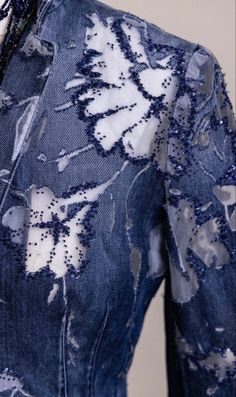 Ralph Lauren Spring Summer, Restyle Clothes, Denim Diy Clothes, Runway Magazine, Denim Art, Patterned Jeans, Denim Crafts, Embellished Denim