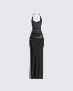 Unleash a deadly dose of glamor and seduction in this classy, but sassy black halter maxi dress 🖤 Adorned with gold chain waist detailing, this maxi is made from a stretch jersey, and complete with adjustable halter straps, and an exposed back 💅🏼 Finesse Black Dress, Cute Black Dresses Classy, Finesse Clothing, Black Halter Maxi Dress, Halter Strap Dress, Black Gold Dress, White Corset Dress, Black And Gold Dress, Halter Dresses