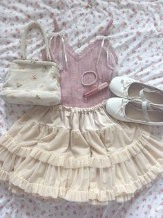 Rosyblog 2013 fit with Cat valentine tutu and bag Girly Vintage Outfits, Cat Valentine Outfits, Coquette Fits, Love Core, Girly Outfit, Ballet Class, Cat Valentine, Valentines Outfits