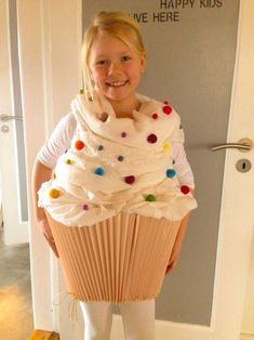 Cupcake Costume, Kids Homemade, Homemade Halloween Costumes, Light Ideas, Homemade Halloween, Fantasias Halloween, Halloween Cupcakes, Cute Costumes, Baby Costumes