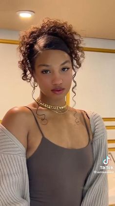 Gorgeous trendy hairstyle ideas for long hairs | Easy hairstyle Hair Care Images, Mixed Curly Hair, Curly Hair Videos, School Hair, Natural Curls Hairstyles