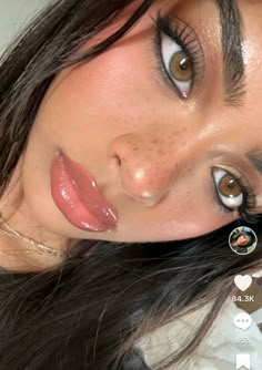 Makeup Inspo Pictures, Tyla Artist Makeup, Minimal Alternative Makeup, Summer Makeup Looks For Brown Eyes, Makeup Looks For Almond Eyes, Eyeliner Pencil Looks, Anita Max Win, Cute Makeup Looks Colorful, Black Waterline Makeup