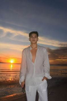 Unleash Your Summer Style，hic and On-Trend Outfits for Men this Summer! Beachy Outfits For Men, Beach Pose For Man, Best Outfit For Goa Men, Mens Beach Photoshoot Outfit, Boracay Outfit Men, Vacation Poses Men, Beach Dinner Outfit Men, Beach Post Ideas For Men, Men Sea Photography