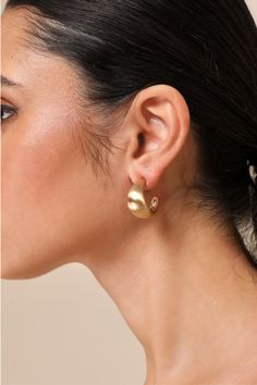 It's easy to look compliment-worthy with a simple yet impactful accessory like the Lulus Stunning Decision Gold Matte Chunky Hoop Earrings! These ultra-chic earrings feature a matte gold-toned composition that shapes a hoop-inspired design with a tapered top and a chunky profile that will lend a bold presence to any weekday look. Make sure to wear your hair up so everyone can admire these essential beauties! Post backs. Earring measures 1" in diameter. 100% Zinc. Imported. Lulus | Stunning Decis Best Earrings For Short Hair, Gold Hoop Earrings Chunky, Matte Gold Hoop Earrings, Half Wardrobe, Earrings For Short Hair, Hoop Earrings Chunky, Earrings Outfit, Chunky Hoop Earrings, Chunky Earrings