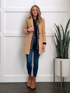 Casual Capsule Outfits, Easy Mom Winter Outfits, Casual Friday Winter Outfits, Causal Outfits For Women Winter, Casual Lunch Outfit Winter, Transitional Outfits Winter To Spring, Winter Outfits For Moms, Casual Friday Work Outfits Winter, Mom Outfits Winter