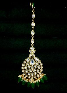 High quality jaipuri Kundan mang tikka. Gold plated. Semi precious stones and pearls. If have any queries please ask. Elegant Tikka For Navratri Gift, Temple Jewelry Style Kundan Tikka As Gift, Traditional Hand Set Tikka For Eid, Elegant Meenakari Tikka For Festivals, Bollywood Style Tikka With Stone Work For Festive Season, Bollywood Style Festive Tikka With Stone Work, Bollywood Style Tilla Tikka Gift, Festive Bollywood Tikka With Stone Work, Elegant Kundan Tikka For Festivals