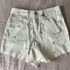 Shorts With White Flowers Embroidered. Size 5/27, I Would Say These Run Small For Being A Size 5. Brand New With Tags! Military Shorts, Embroidered Denim Shorts, Flowers Embroidered, Black Biker Shorts, Vintage Denim Shorts, Lululemon Hotty Hot Shorts, Dressy Shorts, Hotty Hot Shorts, Flower Shorts