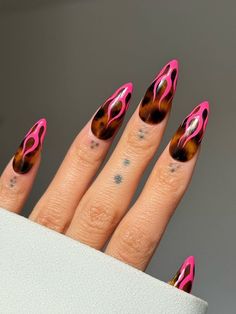 Neon Tortoise Shell Nails, Trippie Nails, Snake Skin Nail Art, Pink Tortoise Shell Nails, Shania Nails, Matching Pedicure And Manicure, French Tips Colorful, Long Stiletto Nails Designs Unique, Gel Nails Neon