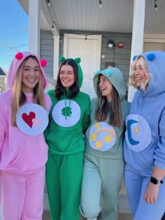 Care Bare Halloween Costume, 4 Halloween Costumes Friends, Care Bares Halloween Costume, Care Bears Costumes, Friendgroup Halloween Costumes, Carebares Costume, Cute Halloween Costumes For 4 Friends, Care Bares Halloween Costumes, Duo Theme Costume