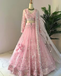 Pink South Asian Wedding Dress, Princess Jasmine Lehenga, Pink Lehnga Outfit Wedding, Netted Lehenga Designs, Indian Dresses To Wear To A Wedding As A Guest, Cancan Skirt For Lehenga, Designer Party Wear Lehenga, Lehenga Designs Pink, Party Wear Lehenga Indian Weddings