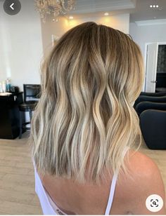 Melted Balayage Blonde, Blonde Balayage Bob Hair, Blonde Balayage On Bob Haircut, Blonde Melt Hair, Short Blonde Root Melt, Short Blonde Hair With Root Melt, Blonde Inspo Hair Short, Blonde Balayage Shorter Hair, Hair Color Ideas For Blondes Short