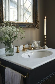 The Best Bathroom Washstand Chosen by Industry Experts - The deVOL Journal Downstairs Toilet Ideas, Classic English Kitchen, Bath Steps, Porcelain Pendant Light, Toilet Ideas, Wall Cupboards, Bohemian Bathroom, Dark Bathrooms, Devol Kitchens