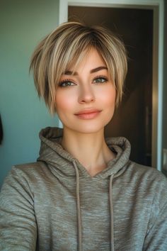 Click for More ➡️ | Save for Later ❤️  Gentle curved layers and a rich chestnut color give this pixie a soft, feminine look. It's perfect for anyone wanting a balanced mix of structure and softness. (Chestnut Curved Long Pixie - Long Pixie Haircut) Long Layered Pixie Haircut Fine Hair, Feminine Short Hair Pixie, Long Pixie Haircut For Thick Hair, Soft Pixie Haircut, Short Feminine Haircut, "bixie" Haircut 2024, Sassy Pixie Haircut, Short Hair With Undercut, Short Hair Bobs