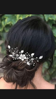 Wedding Hair To Cover Neck, Reception Hairstyle, Leaf Hair Accessories, Hairstyles For Brides, Bride Wedding Hair, Flower Bride, Bridal Hair Accessories Flower, Bride Hair Piece, Wedding Archway