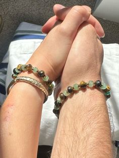 #coupleschallenge #eyecolorbracelet #aesthetic #eyes #couple Eye Bracelet Couple, Eye Color Bracelet Couple, Eye Color Bracelet Trend Couple, Bracelet Couple Ideas, Eye Color Bracelet Trend, Bracelet Couple Aesthetic, Couple Beads Bracelets, Matching Bracelets Aesthetic, Couple Jewelry Aesthetic