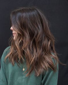 Trendy Fall Hair Color, Brunette Balayage Hair, Brown Hair Balayage, Brown Blonde Hair, Long Wavy Hair, Light Brown Hair, Brown Hair Colors, Brunette Hair