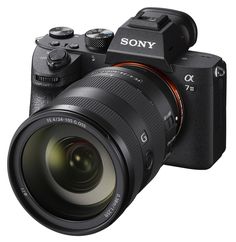 the sony camera is shown with its lens