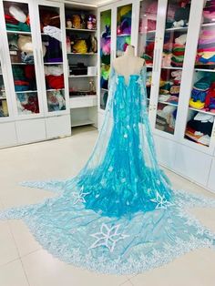 Elsa Kostüm Sparkly Fashion Elsa Frozen Disney Prinzessin | Etsy Elsa Costume Adult, Rapunzel Wig, Elsa Frozen Costume, Sparkly Fashion, Coronation Dress, Elsa Cosplay, Disney Costume, Costume Disney, Elsa Costume