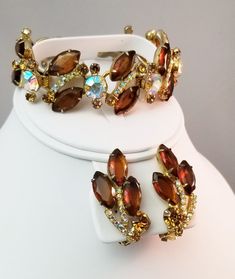 Delizza Elster D&E Aka Juliana Vintage Statement Bracelet and - Etsy Juliana Jewelry, Costume Jewelry Sets, Pretty Bracelets, Statement Bracelet, Vintage Costume Jewelry, Vintage Costumes, Costume Jewelry, Jewelry Set, Antique Jewelry