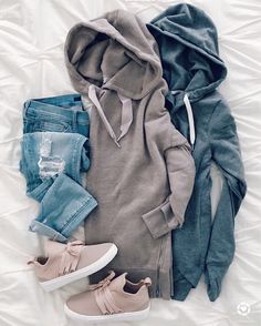 Jeans And Hoodie Outfit, Hoodie Outfit Women, Jeans And Hoodie, Clothes And Shoes, Sweatshirt Outfit, Outfit Women, Casual Winter Outfits, Fall 2018