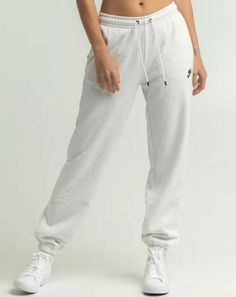 Sweatpants Embroidery, White Nike Sweatpants, Nike Womens Sweatpants, Joggers Grey, White Joggers, Nike Sweats, Nike Joggers, Casual Preppy Outfits, Nike Sweatpants