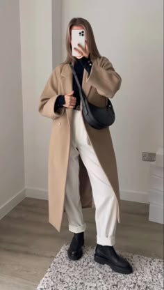 Autumn Outfits Beige Coat, Beige Coat Winter Outfit, Beige Coat Outfit, Fall Jackets For Women, Brown Coat Outfit, 2022 Fall Outfits, Winter Coat Outfits, Puffer Coats, Activewear For Women