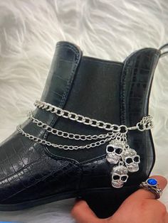 Put some Style on your boots.  1 boot multi chain dangling skulls.  Silver finish and a great Punk or Goth statement.  Self adjustable chain for different size boots. One boot chain an order.  Try Two one for each foot. Diy Boot Chains, Boots Diy, Boot Chains, Skull Accessories, Goth Boots, Boot Jewelry, Biker Chick, Boot Accessories, Shoe Clips