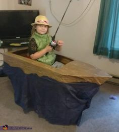 Boat Costume Diy, Fishing Costume, Boat Costume, Shoebox Float, Fisherman Costume, Ideas Carnaval, Homemade Costumes For Kids, Illusion Costumes, Wheelchair Costumes