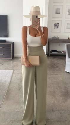 There’s Different Levels to Simple and Effortless Wardrobe Choices 🕊 Our Essentials offers the biggest range for that! Classy Outfits For Slim Ladies, Buffet Outfit Ideas, Money Fashion, Pants Classy Outfits, Outfits For Muscle Women, Elegant Outfits For Women Classy Night, Sophisticated Date Night Outfit, Pastel Outfit Ideas Party, Outfits To Wear To A Botanical Garden