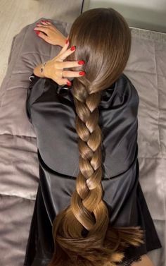 Modele Fitness, Long Shiny Hair, Long Indian Hair, Extremely Long Hair, Long Healthy Hair, Long Silky Hair, Long Hair Pictures, Really Long Hair, Lustrous Hair