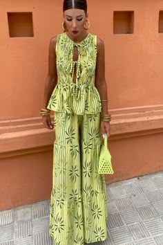 Flowy Pants Outfit, 2piece Outfits, Flowy Pants, Italian Outfits, Outfit Dress, African Design Dresses, Set Outfit, Suit Fashion, Kimono Fashion