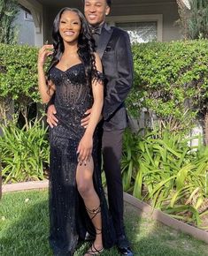 Prom Dresses Black Couples, Black Prom Dress Couple, Prom Photoshoot, Prom Couples, Prom Inspiration, Prom Inspo, Junior Prom, Prom Poses, Gorgeous Prom Dresses