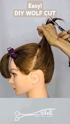 Diy Easy Haircut, Diy Wolfcut Tutorial, Diy Medium Haircut, Wolf Cut How To Cut It, Wolf Cut Long Tutorial, How To Cut Your Own Hair Wolf Cut, Diy Choppy Layers, Hair Trimming At Home, Haircut Diy Self