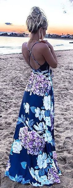 #summer #outfits Navy Floral Maxi Dress Dresses For The Beach, Hilde Osland, Sukienki Maksi, Navy Floral Maxi Dress, Ibiza Outfits, Beach Vacay, Summer Trends Outfits, Look Retro, Bohol