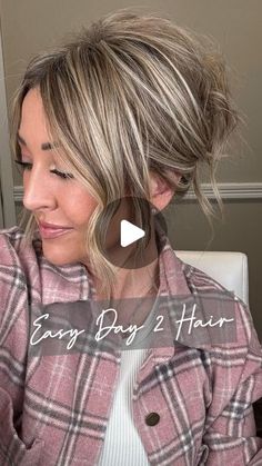 Ashley Erickson on Instagram: "If you’re anything like me, day two hair is going up…and this hairstyle is the EASIEST and CUTEST 😍 If you have fine or thin hair, you NEED to watch this 🫶🏻 . . #hairreels #daytwohair #daytwohairstyles #reelhair #finehair #thinhair #hairideas #easyhairstyles #hairaccessories #haircut #haircolor #hairideas #hairvideos #hairlove #hairgoals #easyhairstyles #allthewayuphair #haircliphairstyles #easyhairtutorial #hairfordummies #hair #hairtrends #blondehair" Shoulder Length Work Hairstyles, Dirty Hair Hairstyles For Work Short, Ashley Erickson, Simply Hairstyles, Hair Parts, Fine Hair Tips, Hair Tutorials Videos, Hair Clip Hairstyles, Kid Quilts