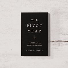 The Pivot Year by Brianna Wiest Books 101 Essays, Empowering Books, Healing Books, Best Self Help Books, Recommended Books To Read, Inspirational Books To Read, Thought Catalog, Top Books To Read