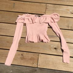 It’s So Cute And I Never Got The Chance To Wear It. Will Someone Else Love It? Make Me An Offer Trendy Pink Crop Top For Date Night, Casual Pink Top For Date Night, Pink Off The Shoulder Top, Strapless Denim Dress, Light Pink Tops, Cute Preppy Outfits, Party Girl, Forever21 Tops, Off The Shoulder Top