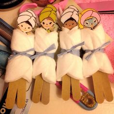 Little spa ladies for a spa basket I made <3 (inspired by a pinterest tutorial I can't find) The robes are cotton pads and the legs are nail files :) Pinterest Tutorial, Spa Basket, Spa Time, Spa Party, Nail Files, Cotton Pads, Nail File, Spa, Quick Saves