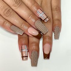 65 Fabulous Fall Nail Designs To Spice Up Your Autumn Style - Pretty Sweet Fall Nails Ideas Autumn Square, 2022 Sweater, November Nails Colors, Plaid Nail Designs, Plaid Nail Art, Thanksgiving Nail Designs, Chic Nail Art