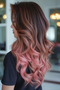 Rose Gold Highlights On Brown Hair, Pink Balayage Hair Brunettes, Rose Gold Balayage Blonde, Dark Rose Gold Hair Brown, Rose Gold Balyage, Rose Gold Balayage Brunettes, Brown To Pink Balayage, Rose Gold Hair Ombre, Pink Hair Highlights