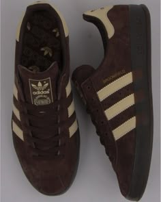 Adidas Shoes Outfit, Brown Adidas, Industrial Clothing, Funky Shoes, Looks Street Style, Aesthetic Shoes