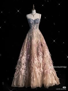 Hey Couture, Aesthetic Prom Dress, Yule Ball Dresses, Fashion Outfits Winter, Prom Dress Ideas, Beautiful Prom Dress, Couture Dress, Fantasy Gowns