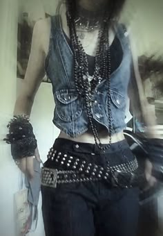 Punk Style Outfits Girly, 2000s Fashion Goth, Y2k Rock Outfits, 2000s Goth, Punk Chic, Alt Outfits, Y2k Punk, Alt Fashion, Swaggy Outfits